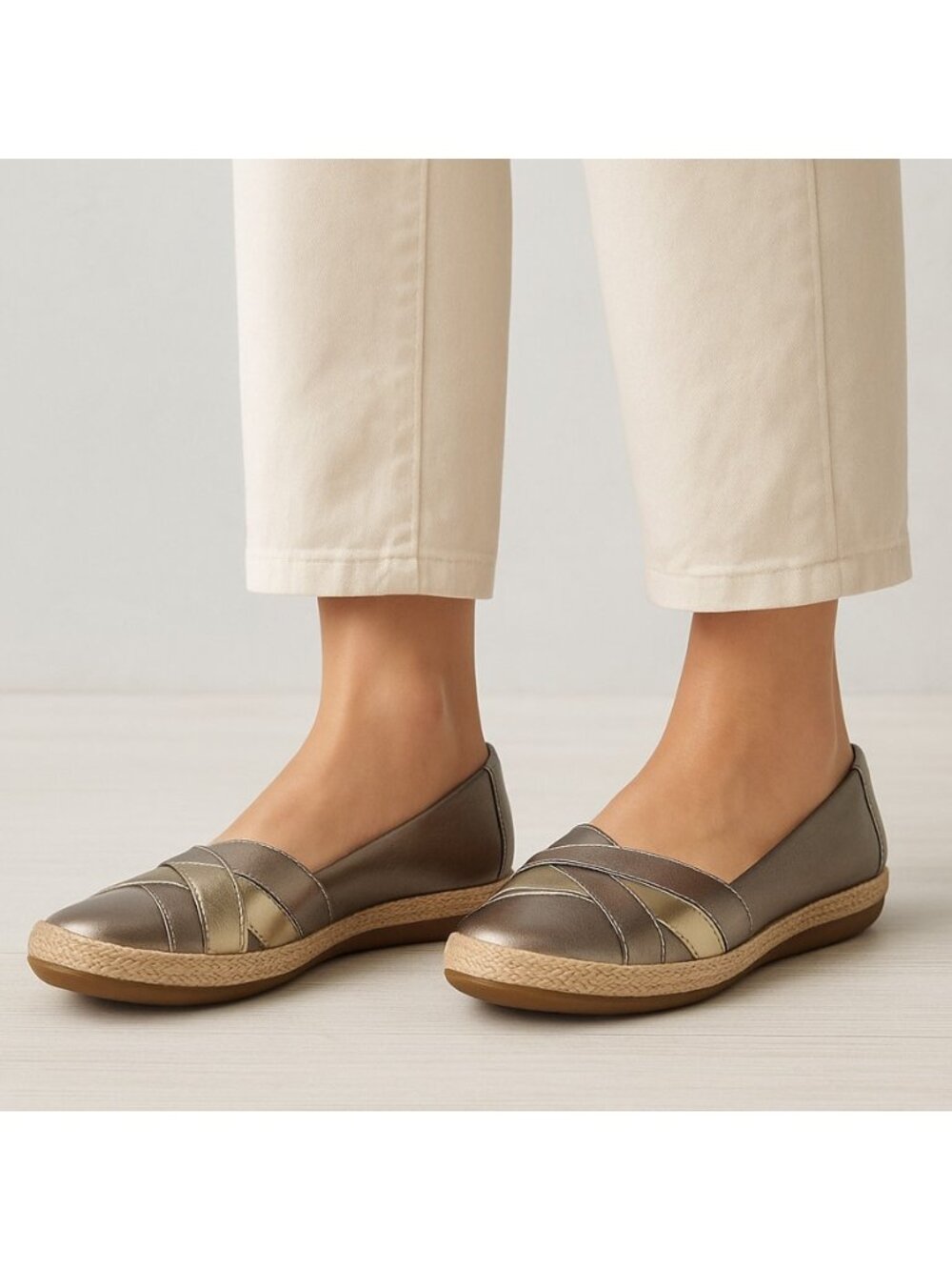 Clarks Danelly Shine Loafers Women’s 9.5 Metallic Pewter Gold Leather Espadrille